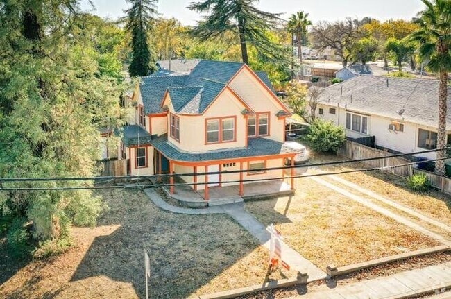 Building Photo - 312 W Main St Rental