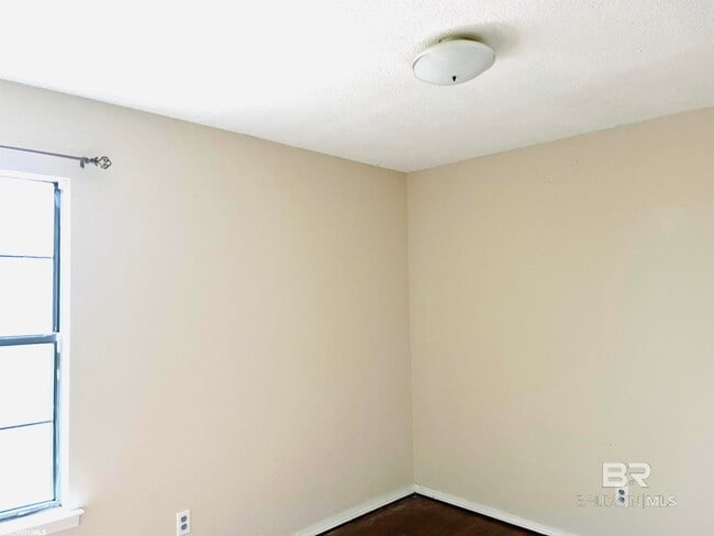 Photo - 20901 Lawrence Rd