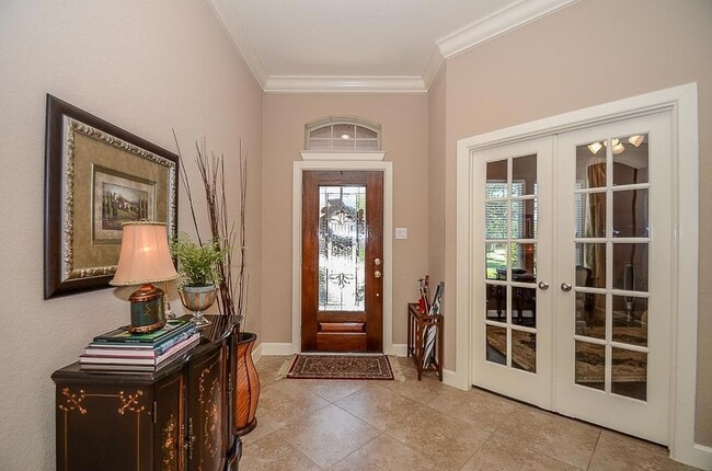 Photo - 703 Holington Way