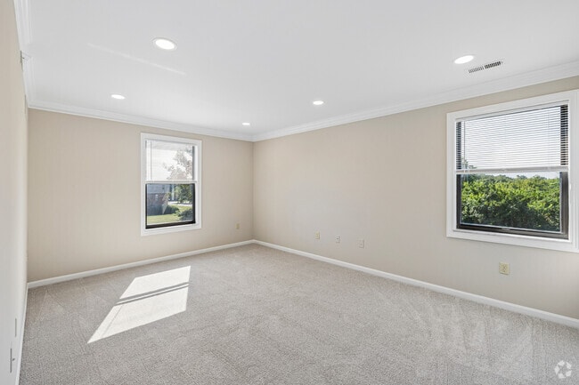 2BR, 2BA - 1,100SF - Primary Bedroom