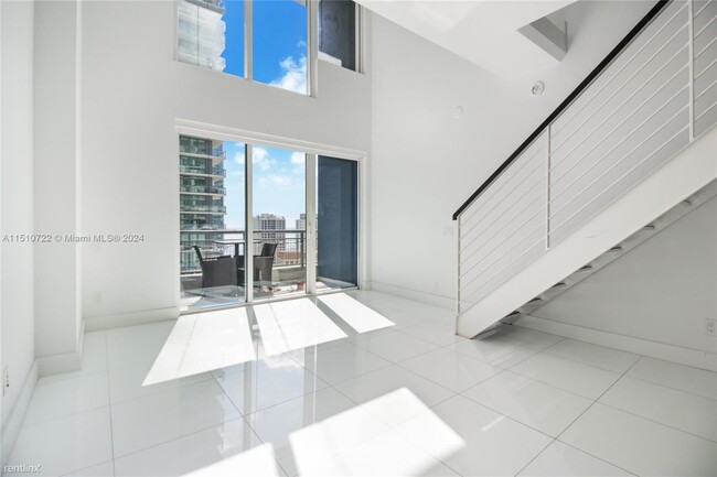 1 br, 1.5 bath Condo - 60 SW 13th St Apt 2208 - 1 br, 1.5 bath Condo - 60 SW 13th St Apt 2208 Unidad Apt 2208