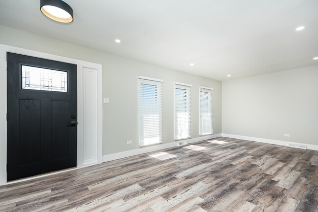 Photo - 15369 Ingleside Ave