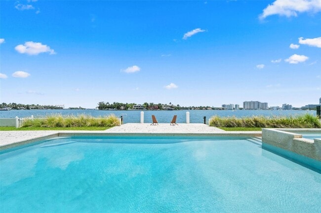 Photo - 205 N Hibiscus Dr House