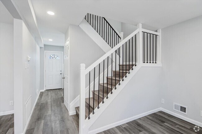 Building Photo - Move In Today! Rental