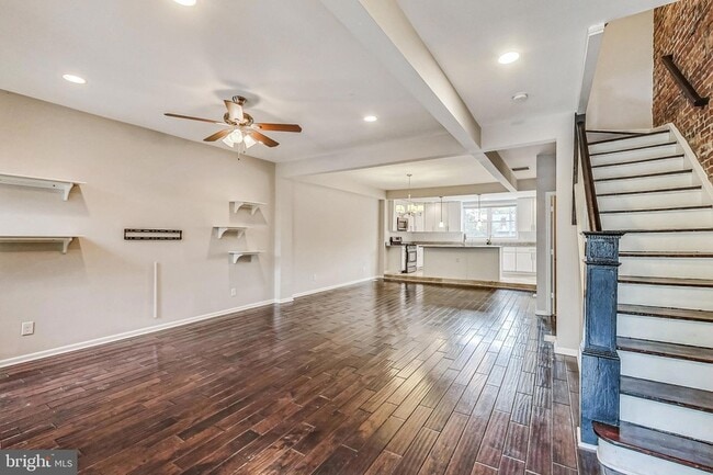 Photo - 627 Lamont St NW