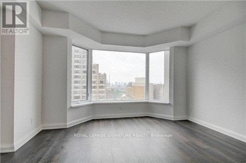 Photo - 155 Yorkville Ave Unité 2013