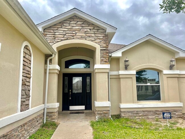 Photo - 3909 Aidin St