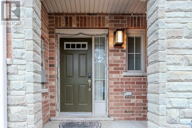 Photo - 49 Marina Point Cres