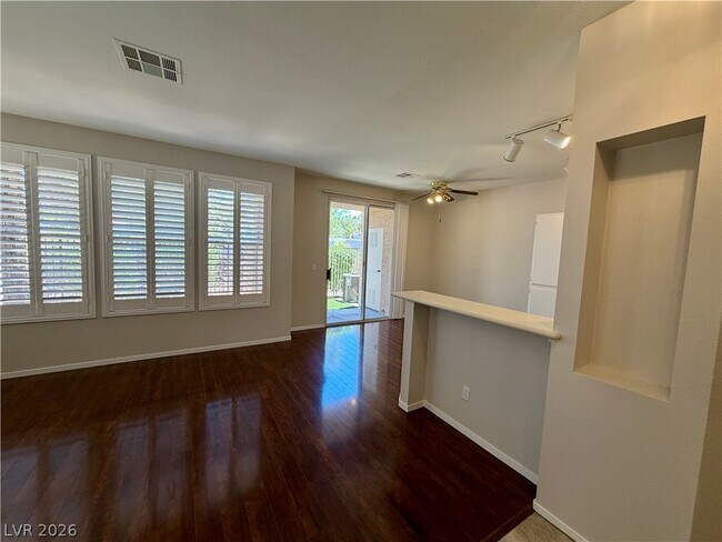 Photo - 251 S Green Valley Pkwy Unidad 4011
