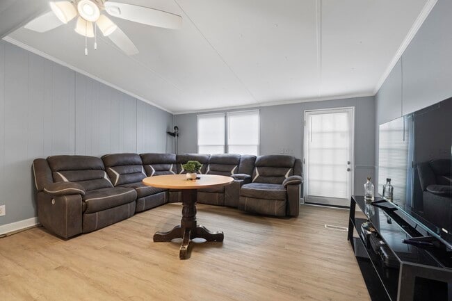 Photo - 158 Thomas Field Rd SE