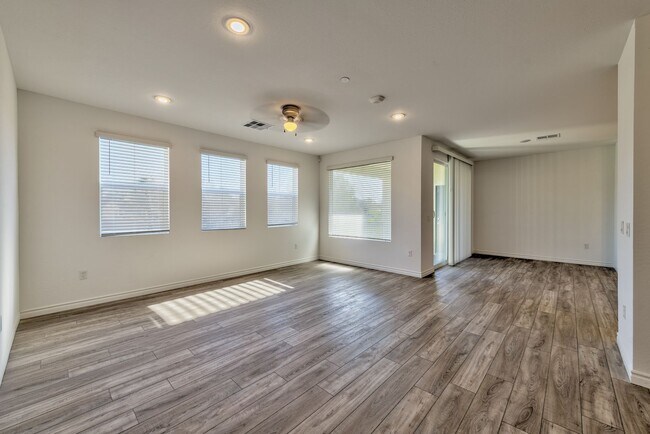 Photo - 2555 Hampton Rd