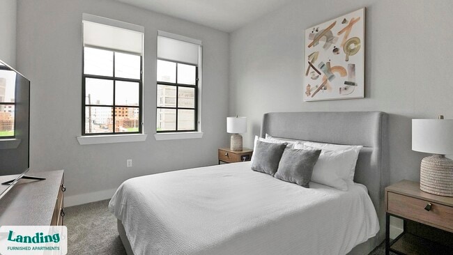 Building Photo - 1215 Sawyer St