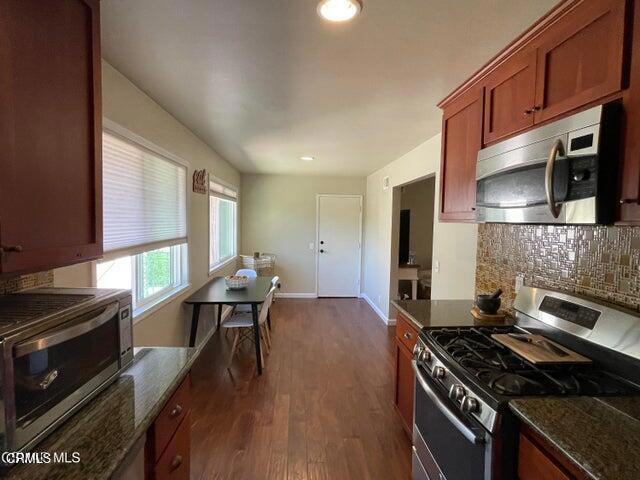 Photo - 740 E Hillcrest Dr