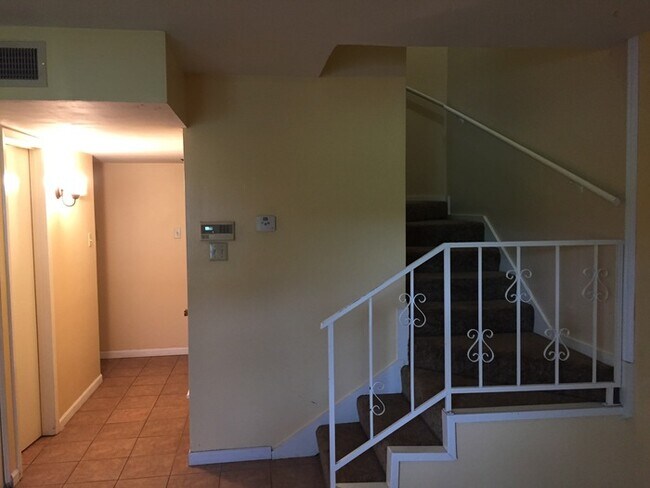2 Bedroom Duplex in SE San Antonio - PECAN VALLEY