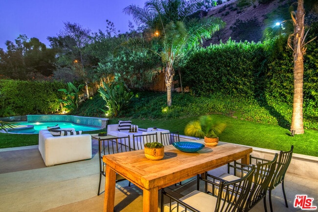 Photo - 1922 N Beverly Dr