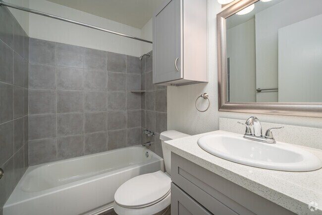 2BR, 1BA - 835SF