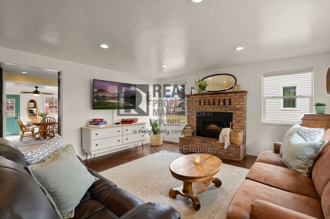 Photo - 1111 4th St W
