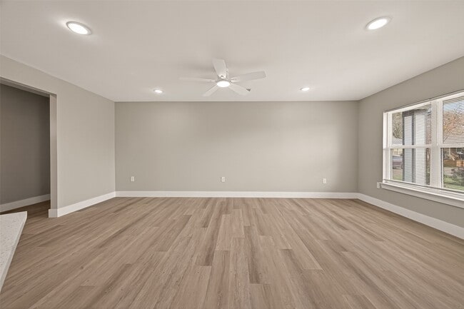 Photo - 3527 La Retama Dr