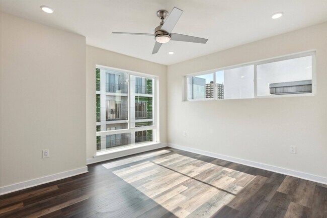 Photo - 1330 N 15th St Unit B2