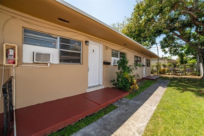 Photo - 15940 NE 19th Ct Unit 3