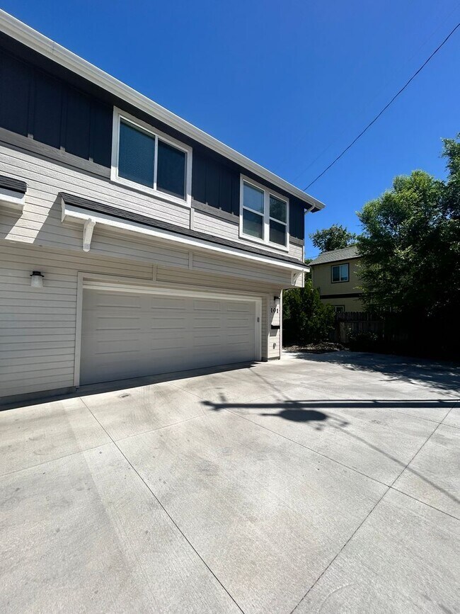 Building Photo - 2106 S Vista Ave Unit 2106 - 102