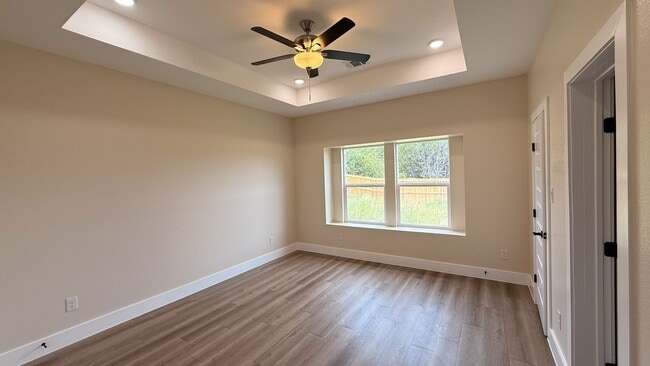 Photo - 2619 Creekview Dr