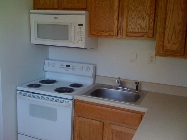 9609 14th Bay St Unidad C