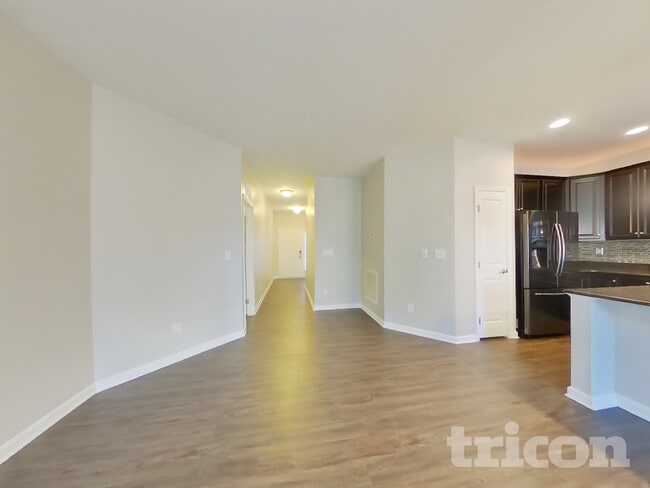 Photo - 735 Longford Dr