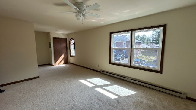 Photo - 1949 Western Ave Unidad 305