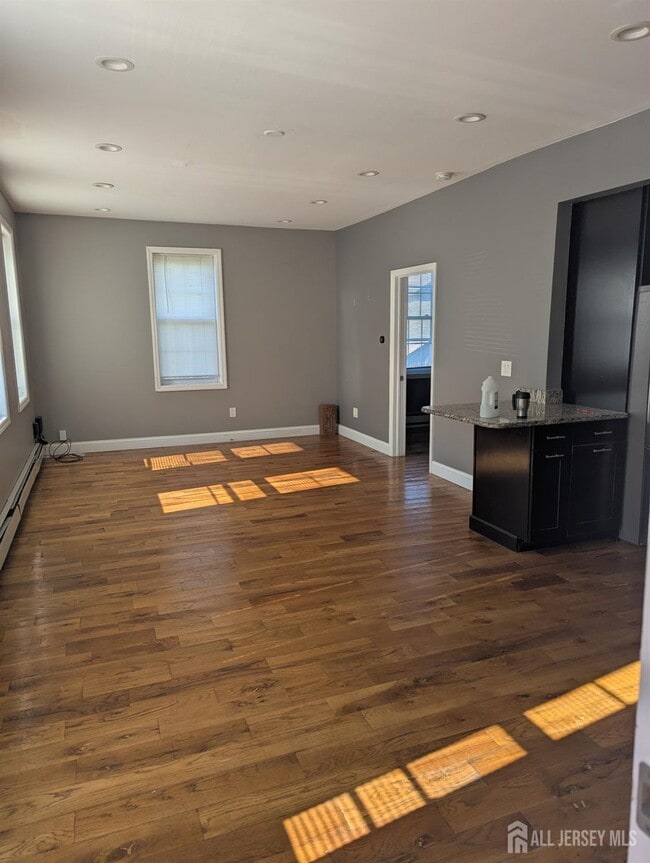 Photo - 300 Cedar St