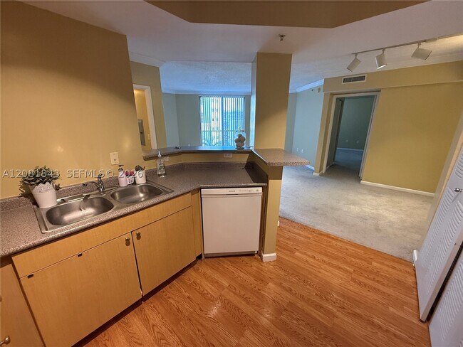 Photo - 1919 Van Buren St Unit 608A