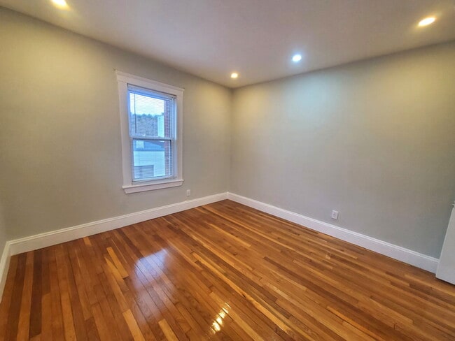 Building Photo - 3961 Washington St Unit U3