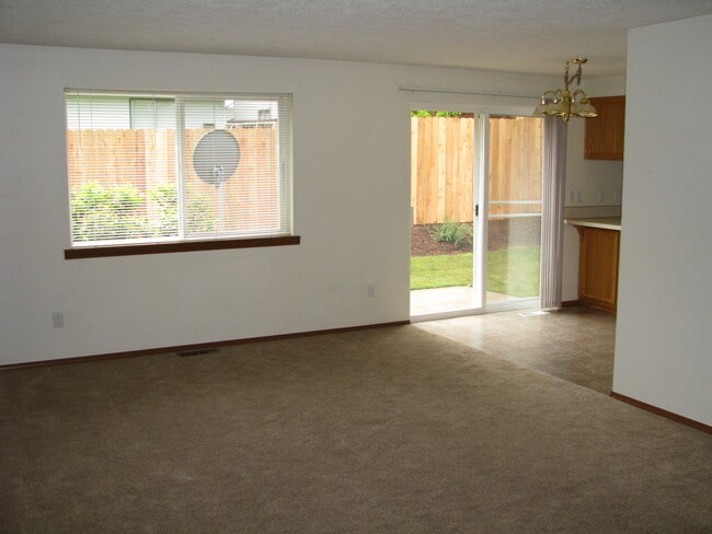 Photo - Quiet Two Bedroom Duplex in South Salem Unit 5114