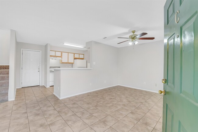 Photo - 10007 Emerald Creek Dr Unidad C