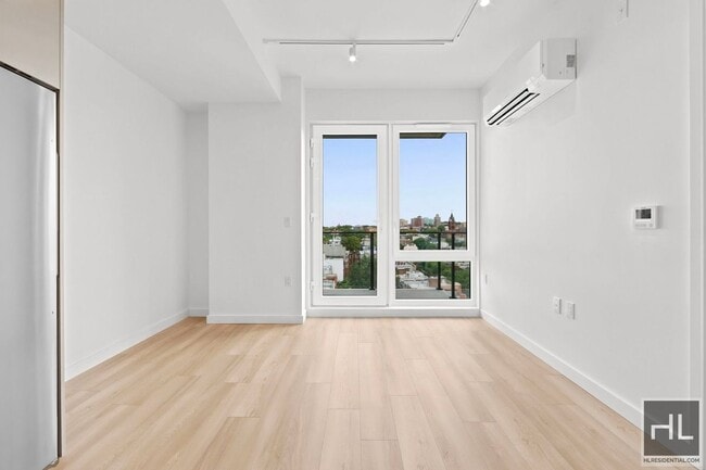 4 AVENUE