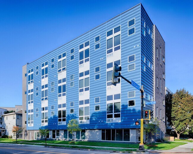 Photo - Studio, Top Floor Loft! U of M, Light Rail Unit 405