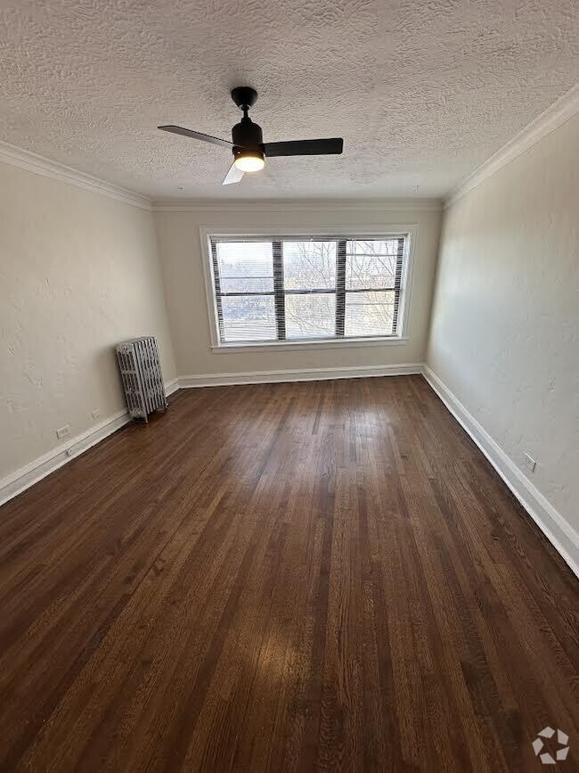 Building Photo - 3 bedroom in Chicago IL 60625 Rental