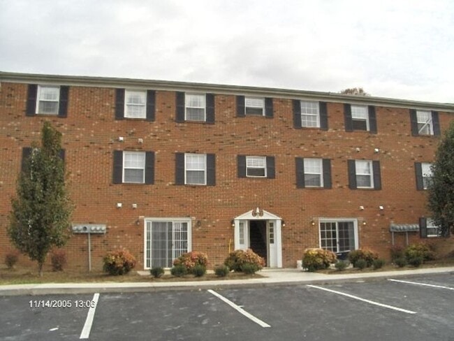 Building Photo - 307 Loudon Rd