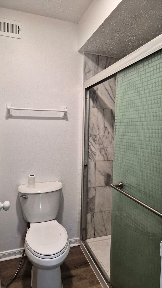 Photo - 8316 Beechnut St