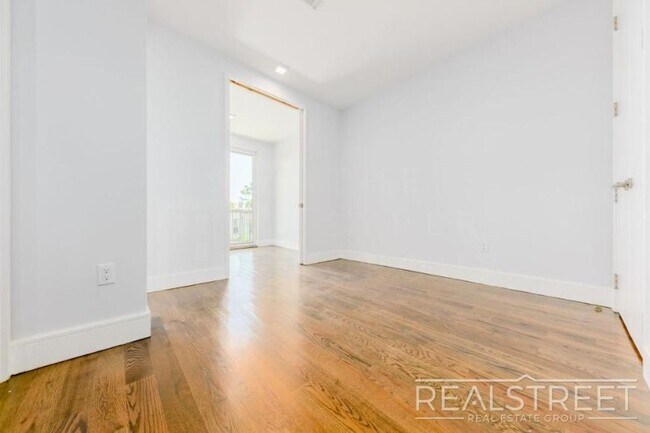 Photo - 2 bedroom in BROOKLYN NY 11221 Unit 2R