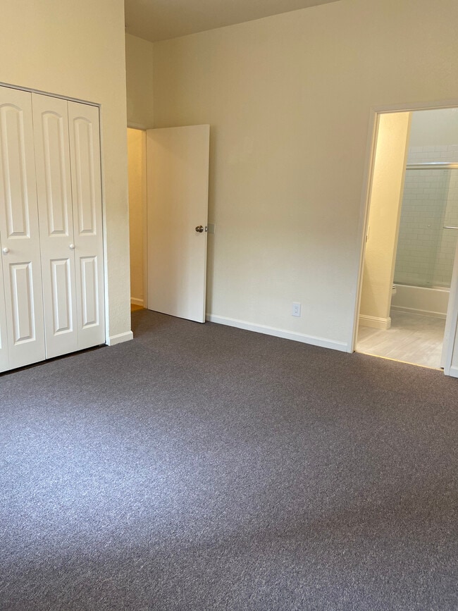 Master Bedroom - 4179 Shafter Ave