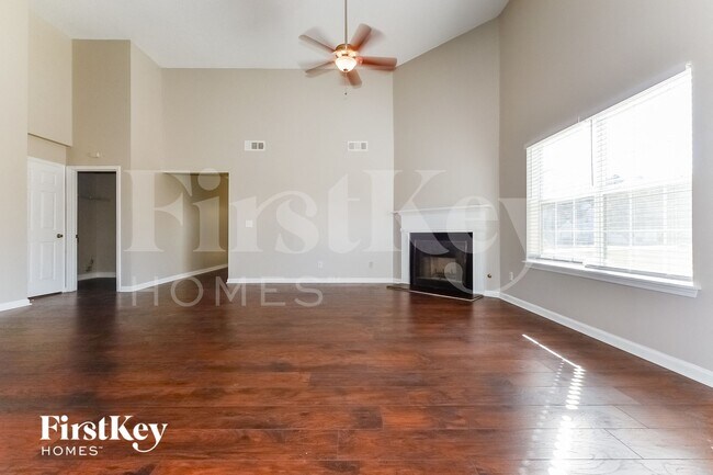 Photo - 165 Cinnamon Oak Cir