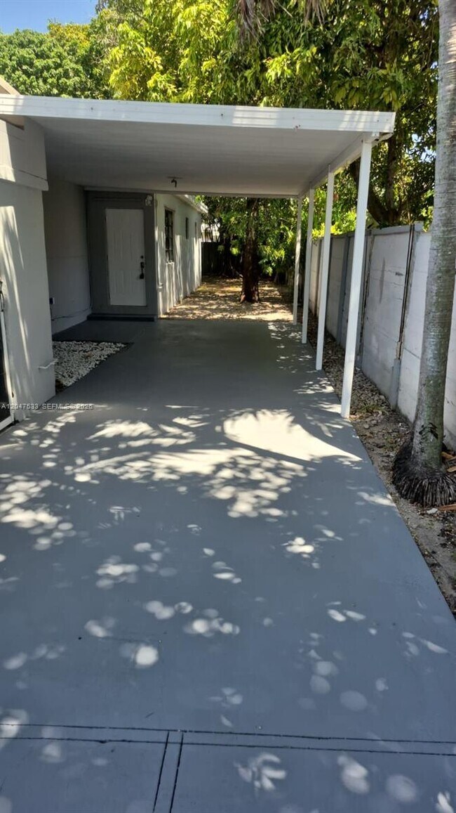257 W 45th St Unit 2