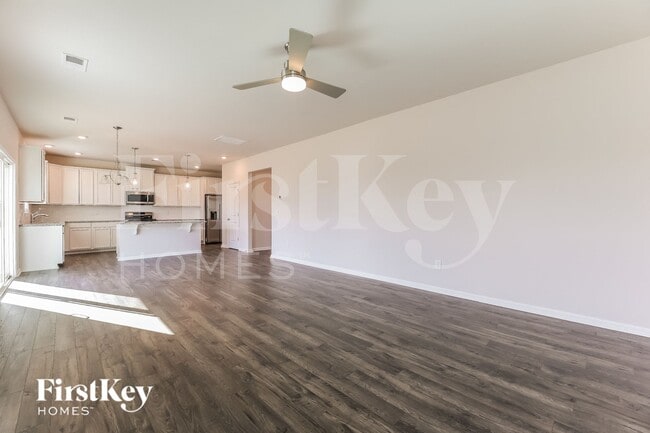 Photo - 1303 Eagledale Pl