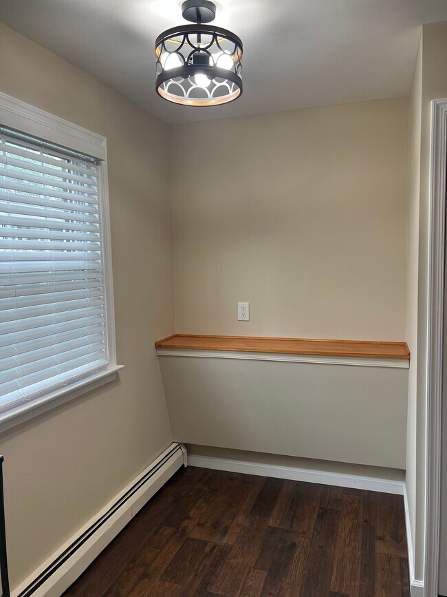 Coffee Bar / Dining - 403 S Main Street Unidad G102