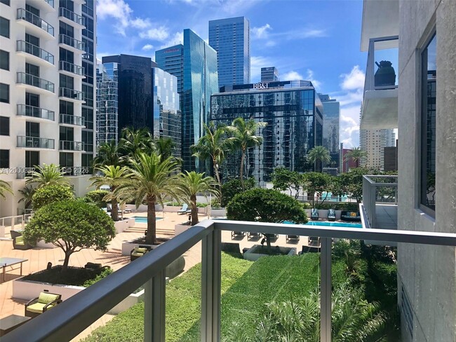 Photo - 1050 Brickell Ave Unidad 1408