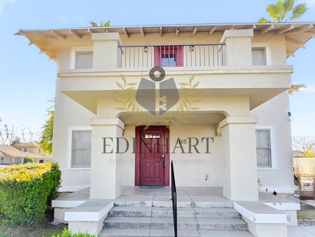 Photo - 1105 N College Ave