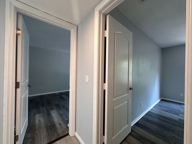 Photo - Updated 2 bed 2 bath Condo Unit 1096