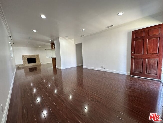 Building Photo - 7924 Peachtree Ave