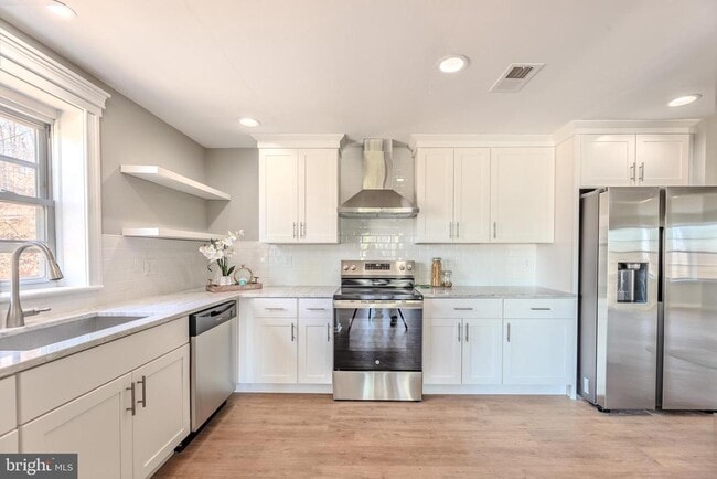 Photo - 422 Spackmans Ln